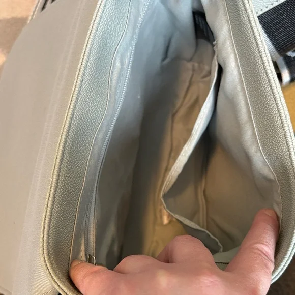 IZOD Light Green Crossbody Bag with Black Strap - Picture 4 of 7